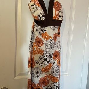 Summer Dresser. Size 7